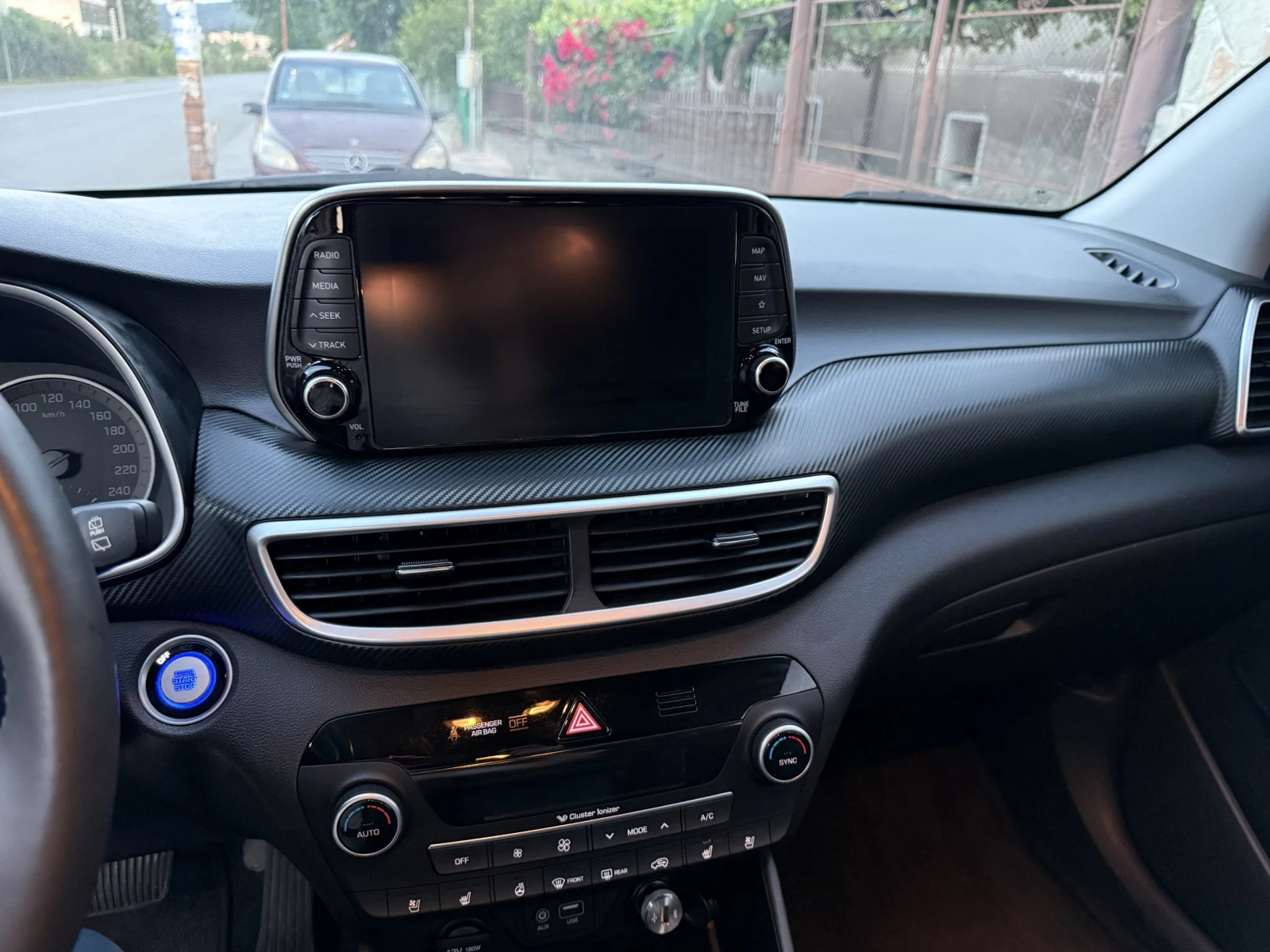 Hyundai Tucson 2.0 CRDi, снимка 12 - Автомобили и джипове - 55121281