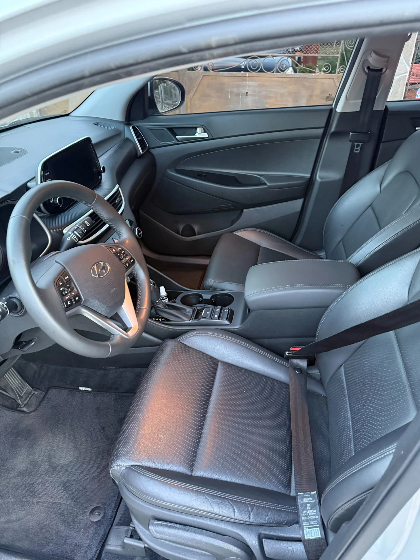 Hyundai Tucson 2.0 CRDi, снимка 9 - Автомобили и джипове - 55121281