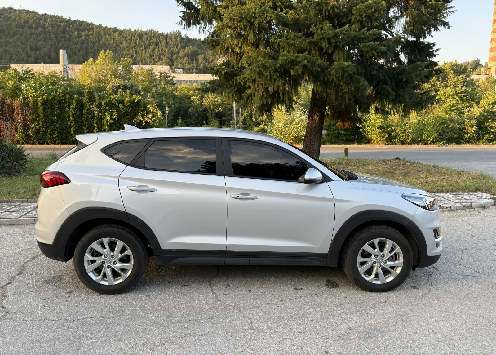 Hyundai Tucson 2.0 CRDi, снимка 4 - Автомобили и джипове - 55121281