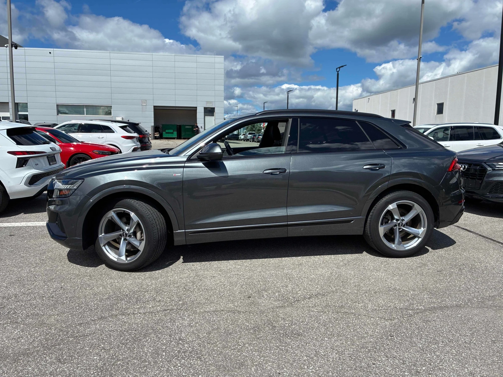 Audi Q8 * Technik S-line* MATRIX* ОБДУХВАНЕ* , снимка 15 - Автомобили и джипове - 55866506