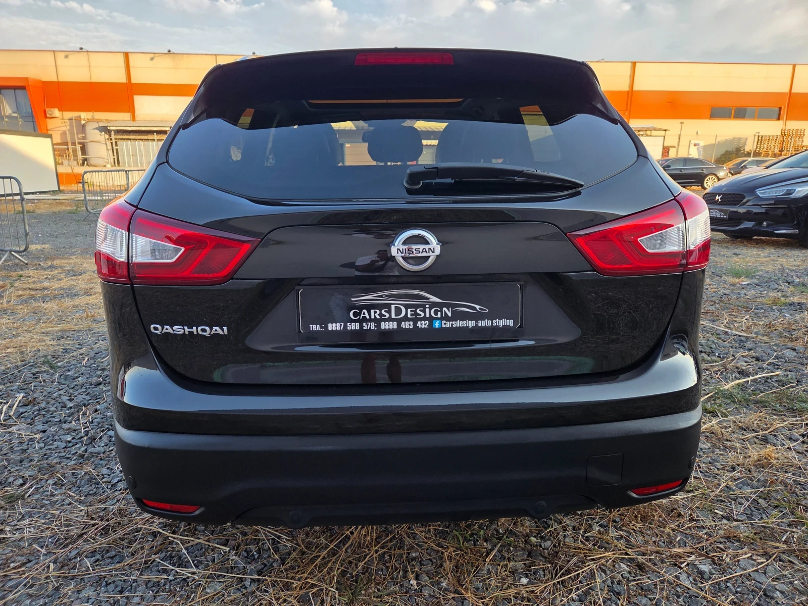 Nissan Qashqai 1.6 БЕНЗИН-УНИКАЛЕН, снимка 6 - Автомобили и джипове - 55943811