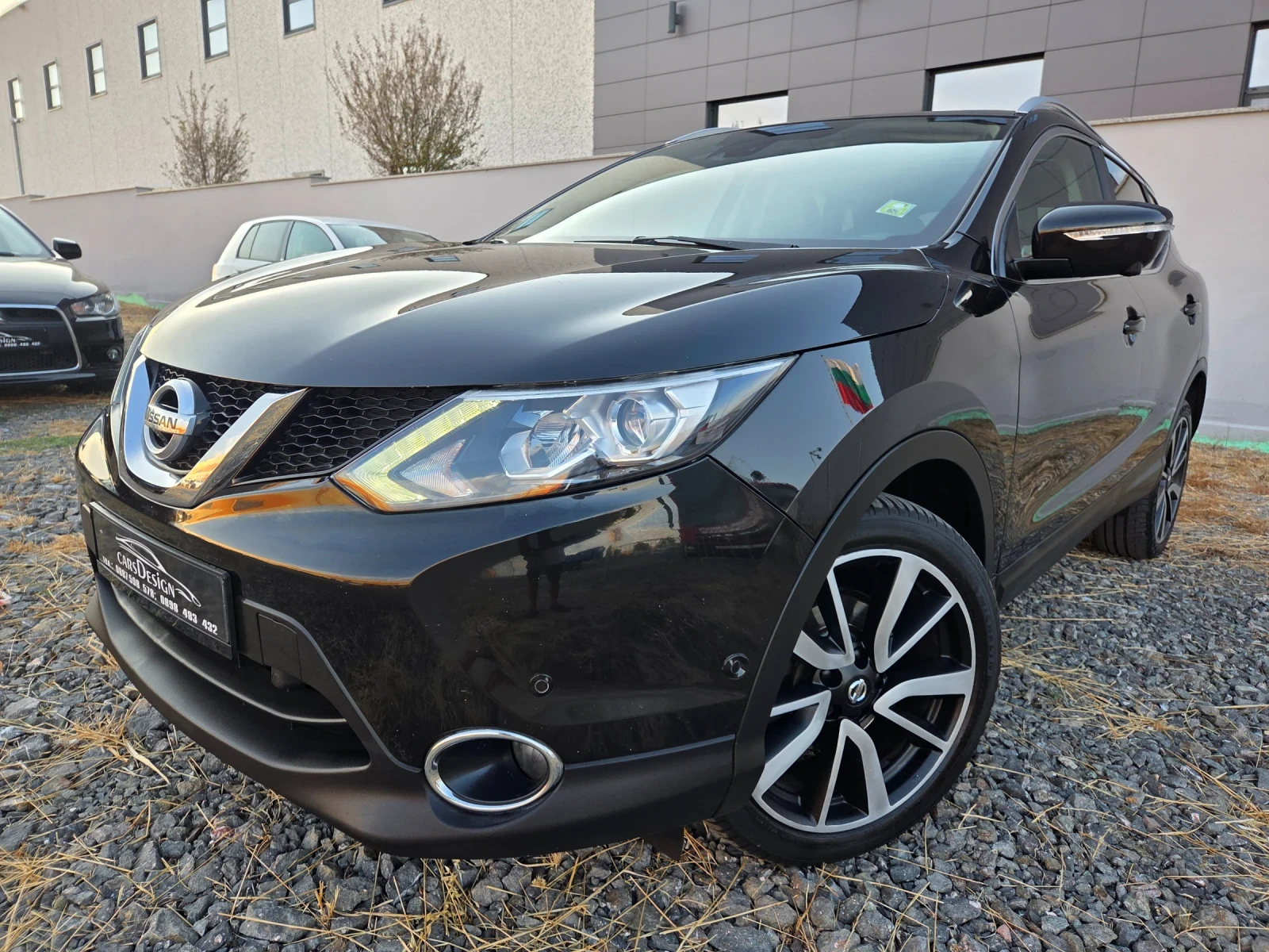 Nissan Qashqai 1.6 БЕНЗИН-УНИКАЛЕН, снимка 2 - Автомобили и джипове - 55943811