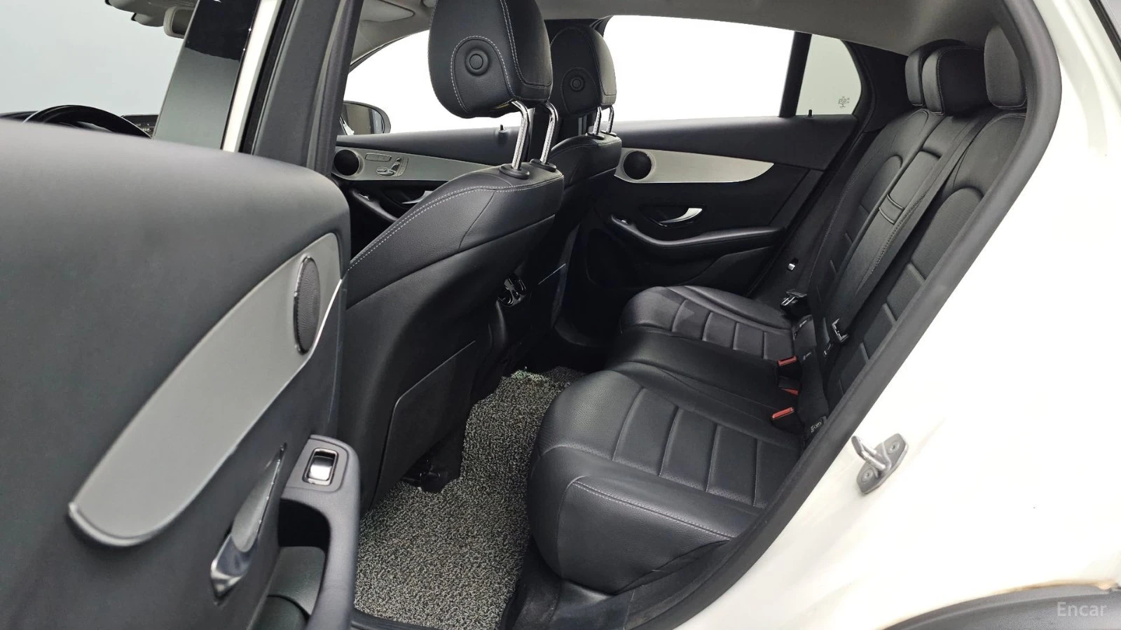 Mercedes-Benz GLC 220 4MATIC AMG PKG| 360| ПАНО| ПОДГРЕВ, снимка 10 - Автомобили и джипове - 56163321