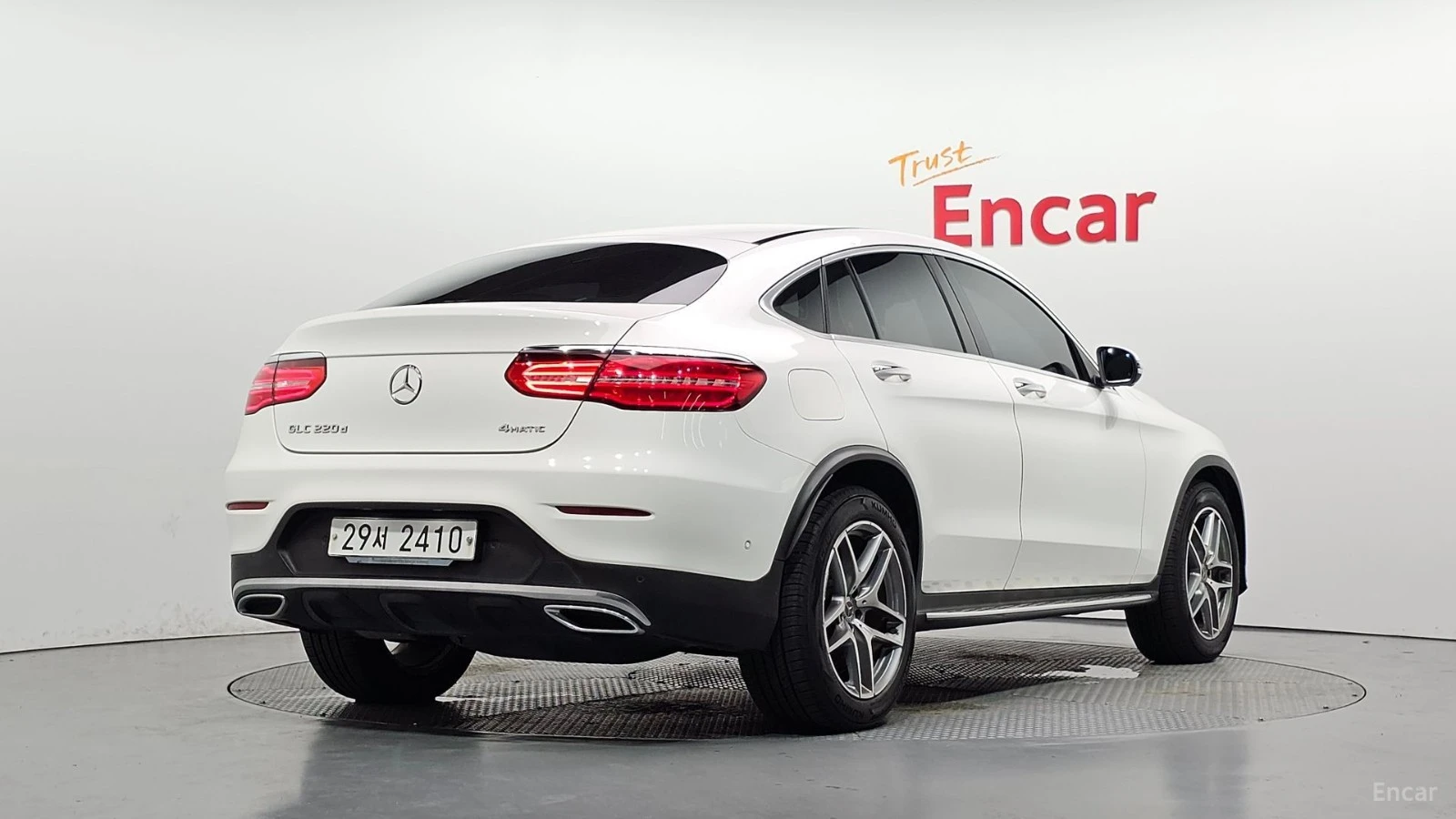Mercedes-Benz GLC 220 4MATIC AMG PKG| 360| ПАНО| ПОДГРЕВ, снимка 2 - Автомобили и джипове - 56163321