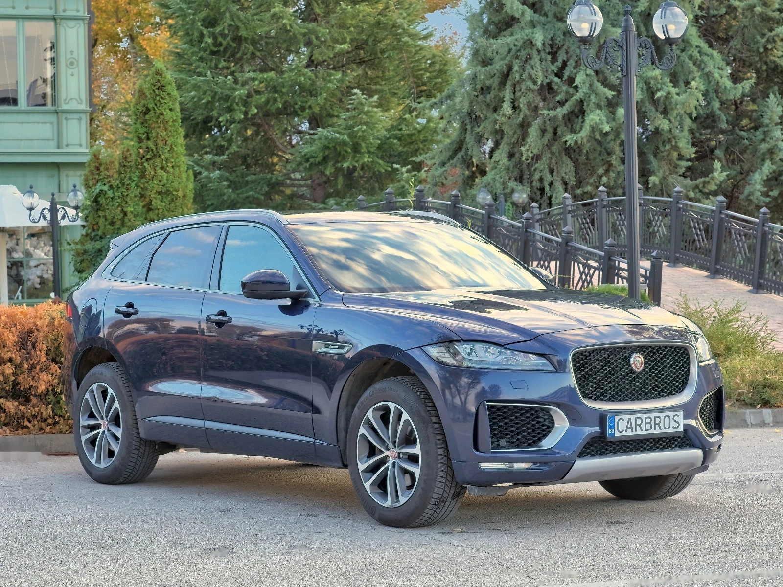 Jaguar F-PACE 2.0D 180кс AWD Панорама Червена Кожа Навигация