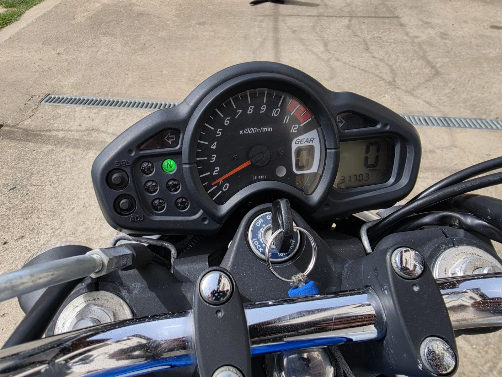 Suzuki Gladius 650i, снимка 15 - Мотоциклети и мототехника - 53901984