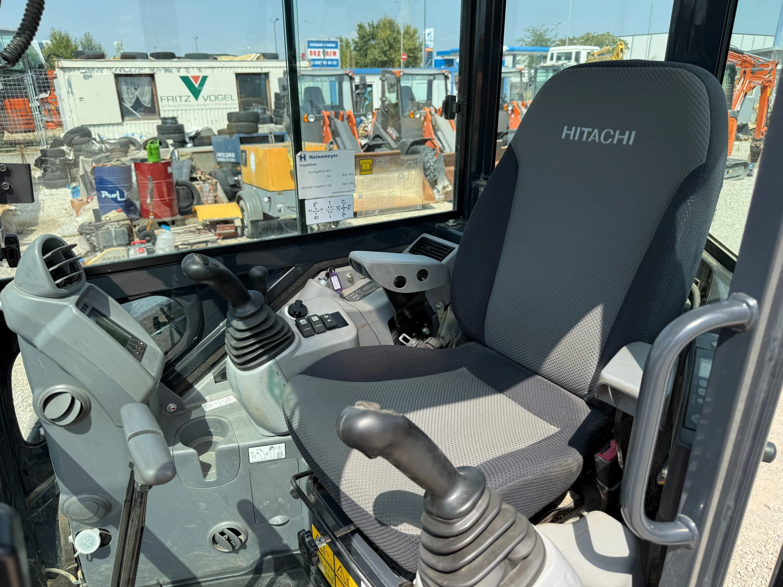 Багер Hitachi ZX 33U-6, снимка 7 - Индустриална техника - 55803486