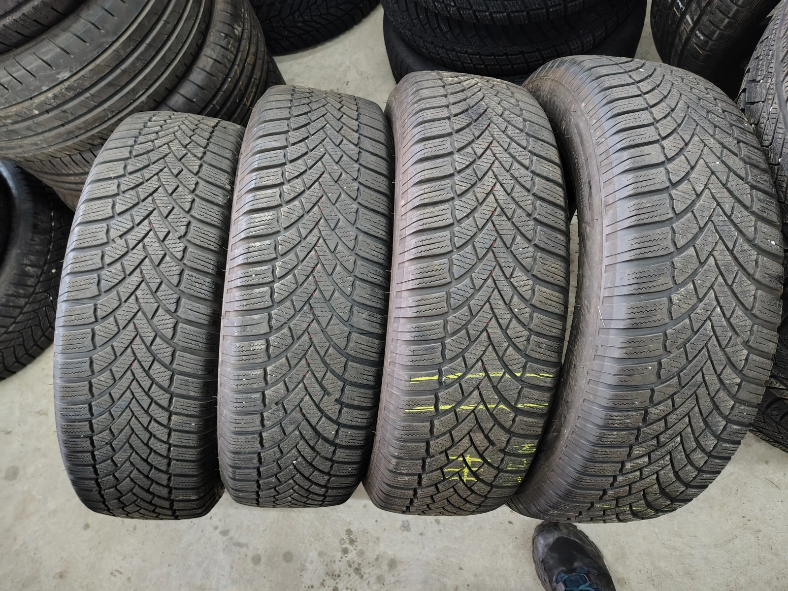 Гуми Зимни 215/70R16
