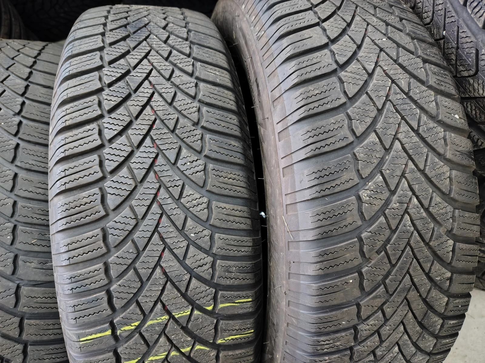 Гуми Зимни 215/70R16, снимка 4 - Гуми и джанти - 54088062