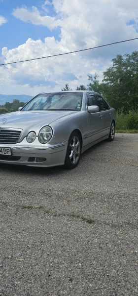 Mercedes-Benz E 270 CDI, снимка 2