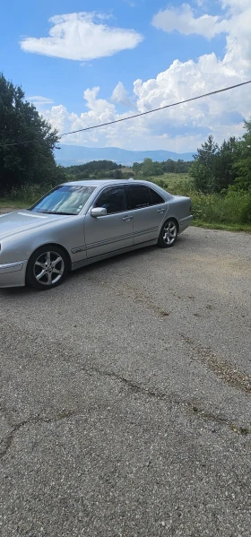 Mercedes-Benz E 270 CDI, снимка 3