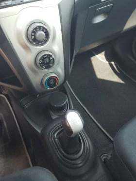 Toyota Yaris 1.0бен. 60коня - 5800 лв. - 40161927 10