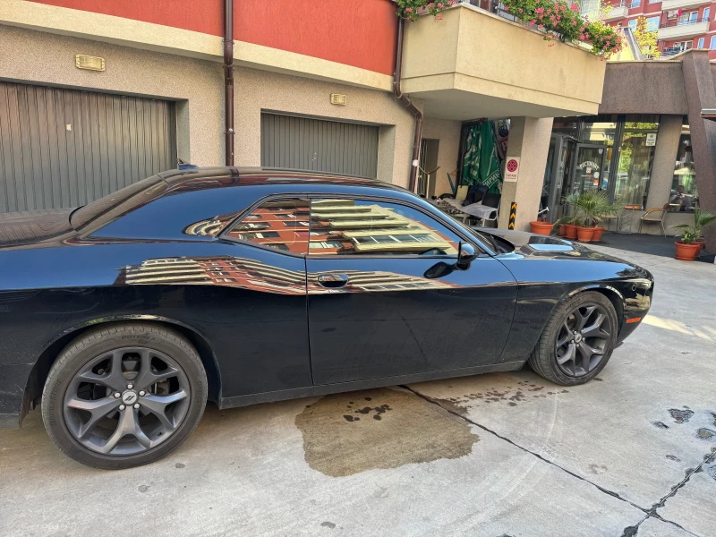 Dodge Challenger, снимка 2 - Автомобили и джипове - 47559978