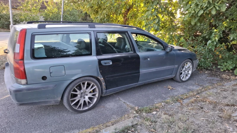 Volvo V70 2.3 T5, снимка 6 - Автомобили и джипове - 48471174