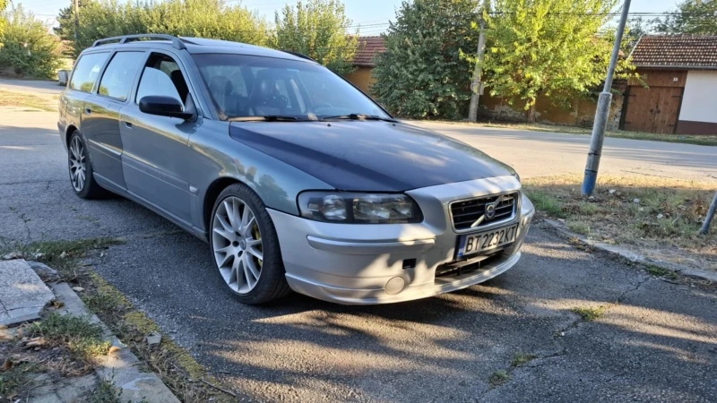 Volvo V70 2.3 T5, снимка 3 - Автомобили и джипове - 48471174