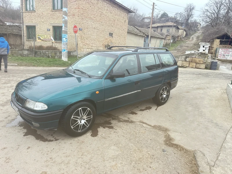 Opel Astra 1.6, снимка 4 - Автомобили и джипове - 49143714