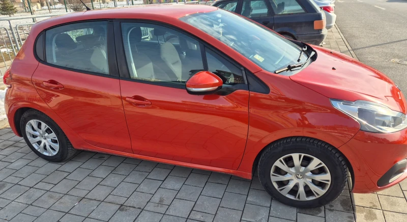 Peugeot 208, снимка 2 - Автомобили и джипове - 49259439