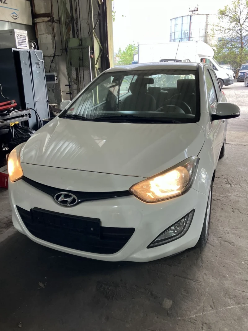 Hyundai I20, снимка 2 - Автомобили и джипове - 49292935