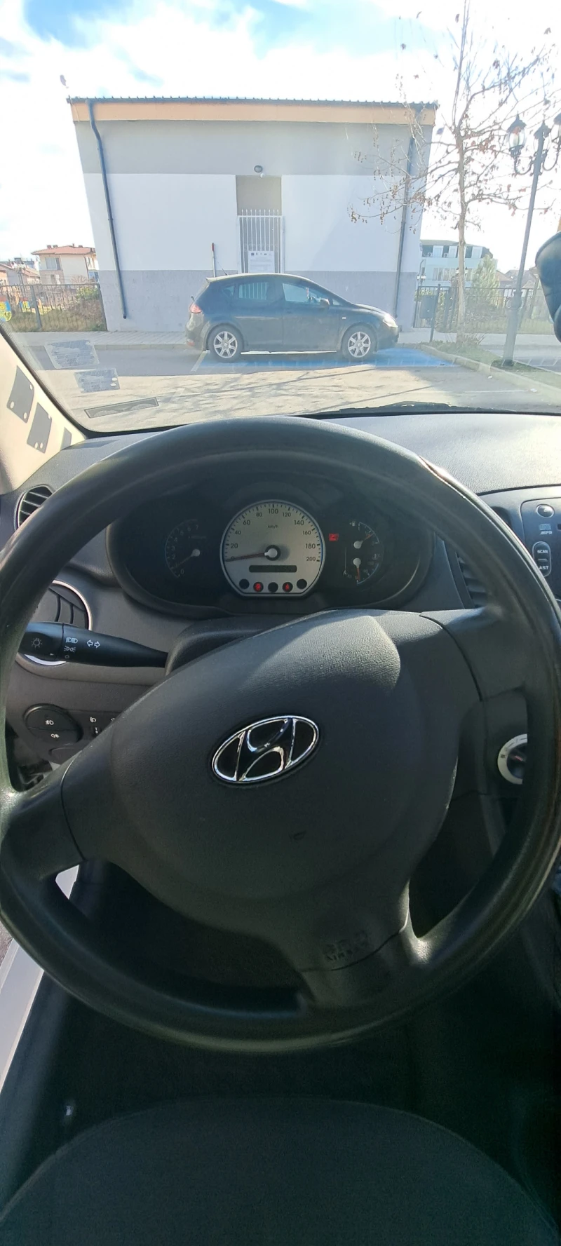 Hyundai I10 1.1 Газ, снимка 7 - Автомобили и джипове - 49419571