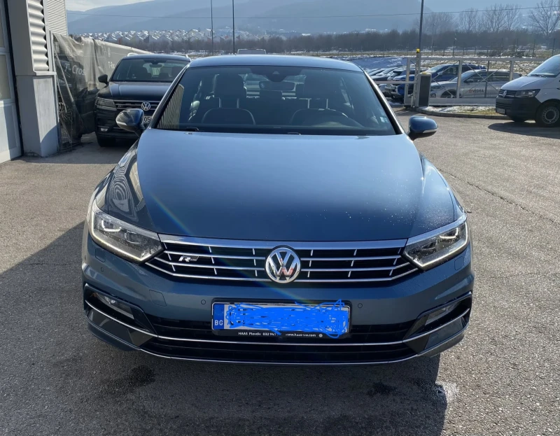 VW Passat R-Line 1.8 TSI + втори комплект лети джанти, снимка 5 - Автомобили и джипове - 52219723
