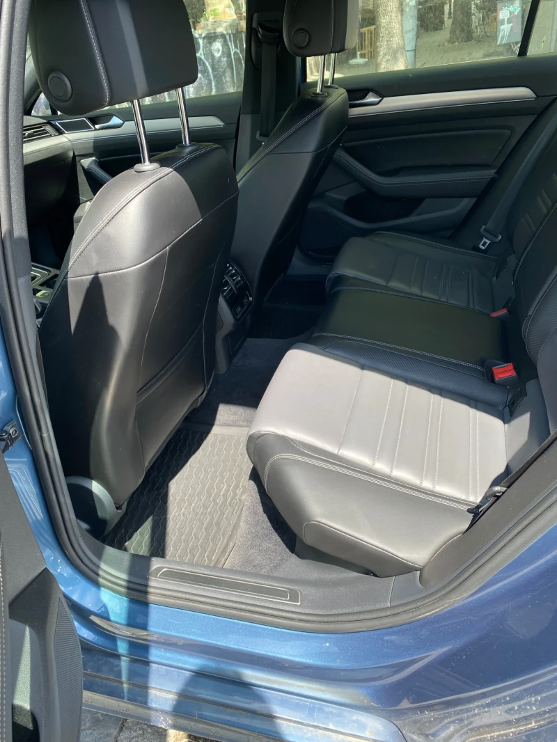 VW Passat R-Line 1.8 TSI + втори комплект лети джанти, снимка 11 - Автомобили и джипове - 52219723