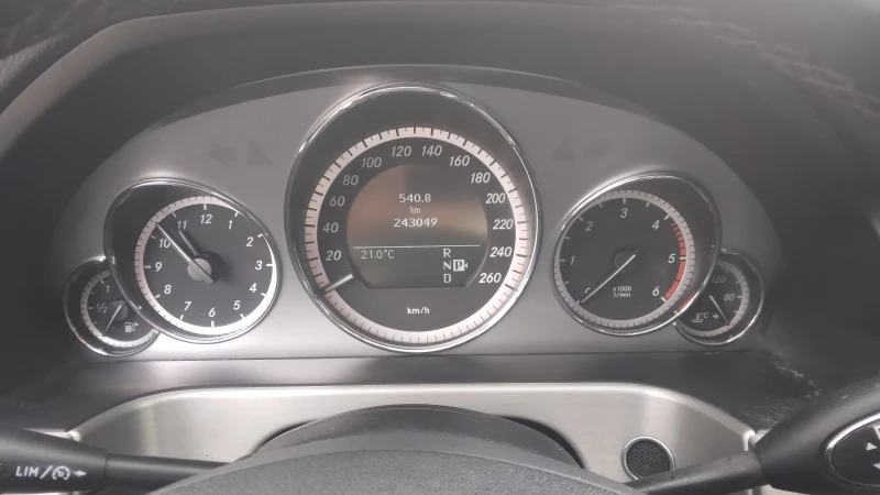 Mercedes-Benz E 350 Mercedes-Benz E-Klasse E 350 CDI 4Matic BlueEffici, снимка 17 - Автомобили и джипове - 52472937