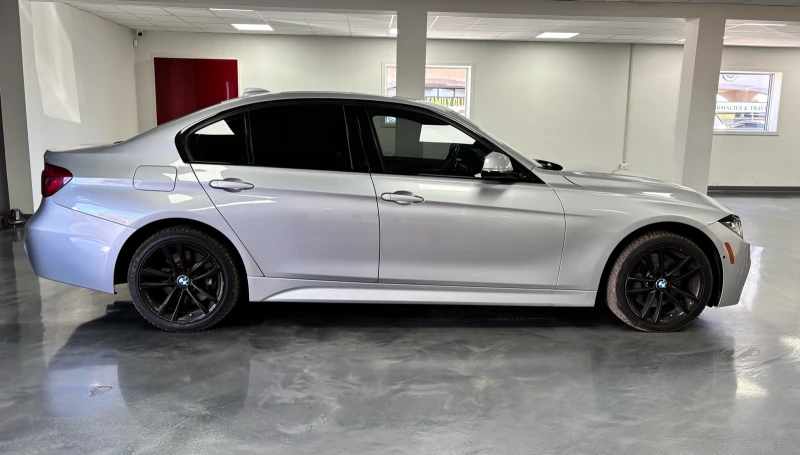 BMW 330 XDRIVE M PACK* HEAD UP* HARMAN* LANE ASSIST* 360, снимка 7 - Автомобили и джипове - 52551914