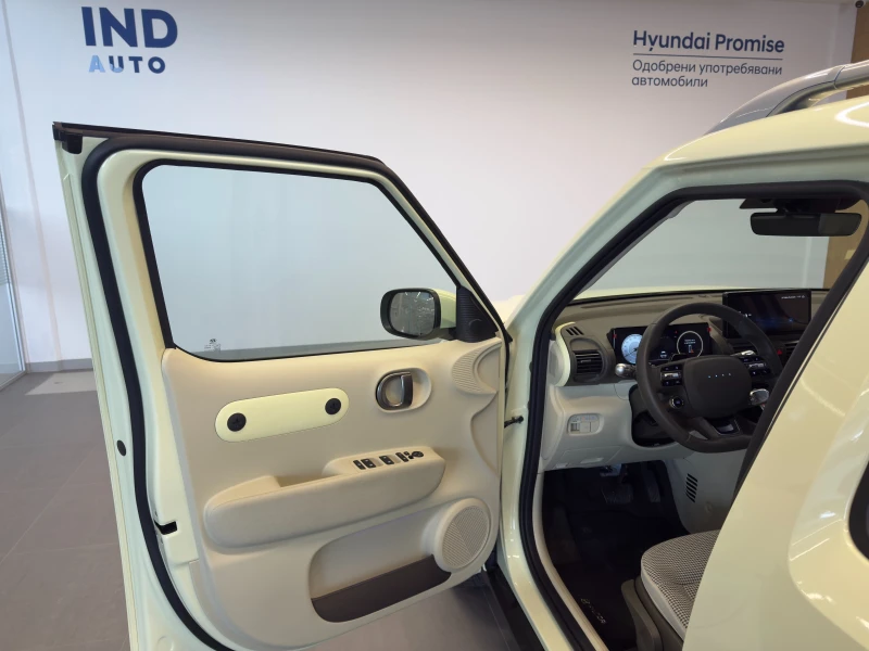 Hyundai Inster 49 kWh EXCLUSIVE, снимка 10 - Автомобили и джипове - 52661034