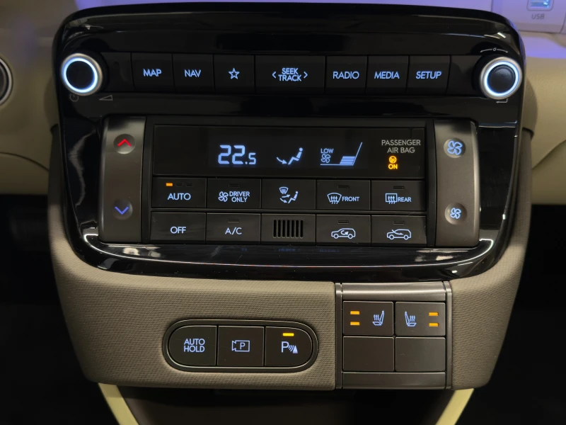 Hyundai Inster 49 kWh EXCLUSIVE, снимка 13 - Автомобили и джипове - 52661034