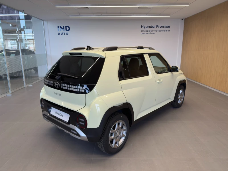 Hyundai Inster 49 kWh EXCLUSIVE, снимка 5 - Автомобили и джипове - 52661034