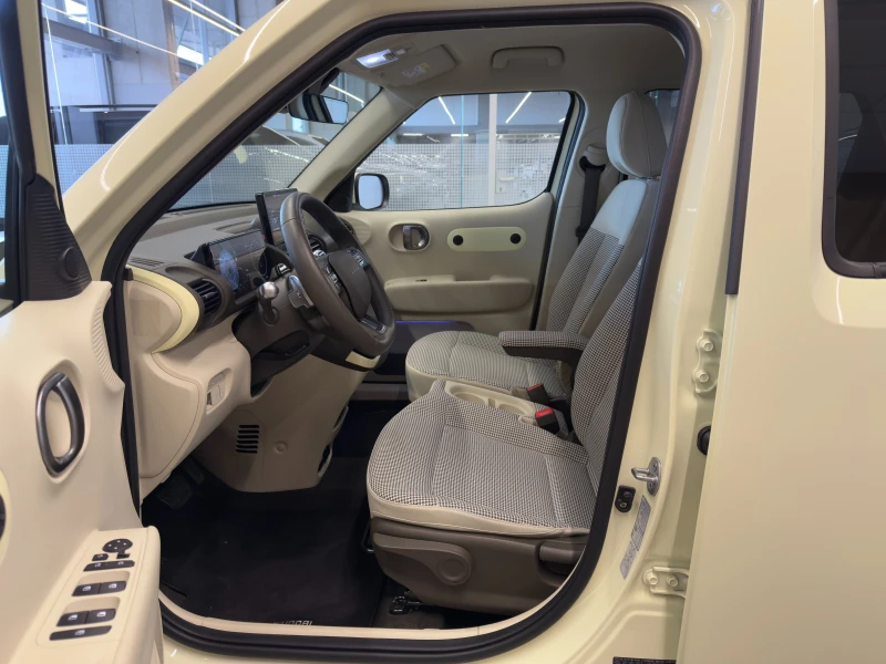 Hyundai Inster 49 kWh EXCLUSIVE, снимка 14 - Автомобили и джипове - 52661034