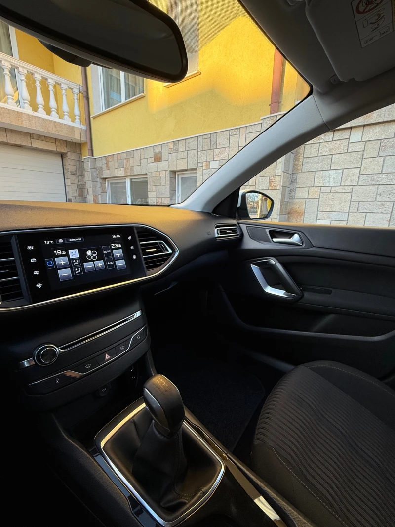 Peugeot 308 1.6 HDI, снимка 15 - Автомобили и джипове - 52979068