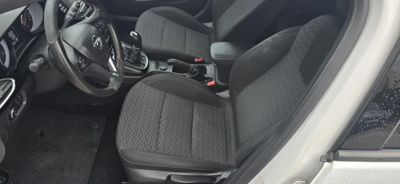 Opel Astra 1.6 cdti-sport, снимка 7 - Автомобили и джипове - 53284608