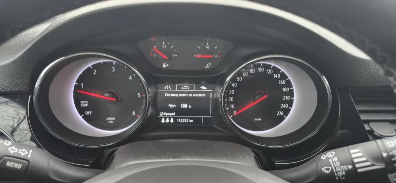 Opel Astra 1.6 cdti-sport, снимка 12 - Автомобили и джипове - 53284608