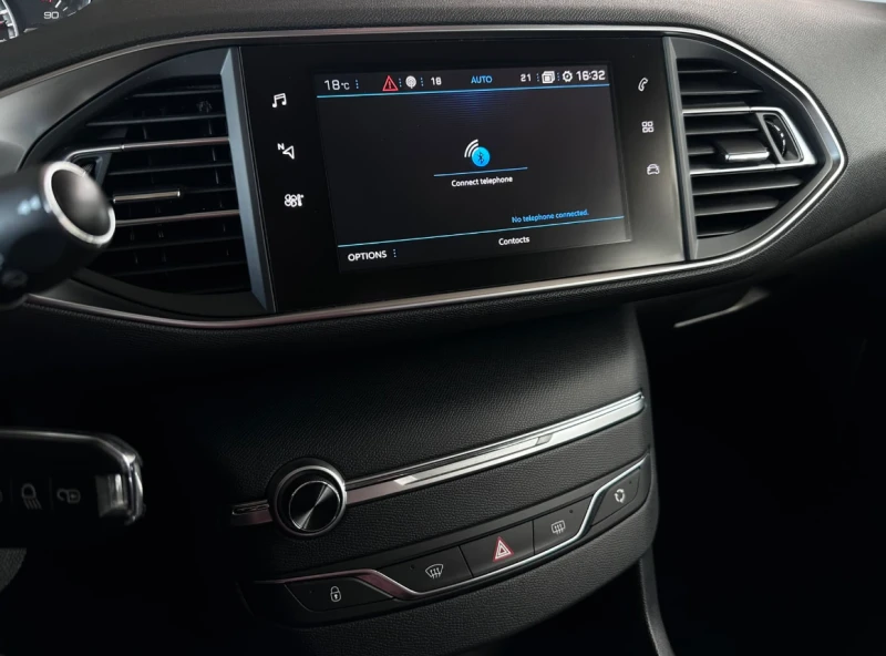 Peugeot 308 1.6 SW BlueHDI, снимка 8 - Автомобили и джипове - 53537429