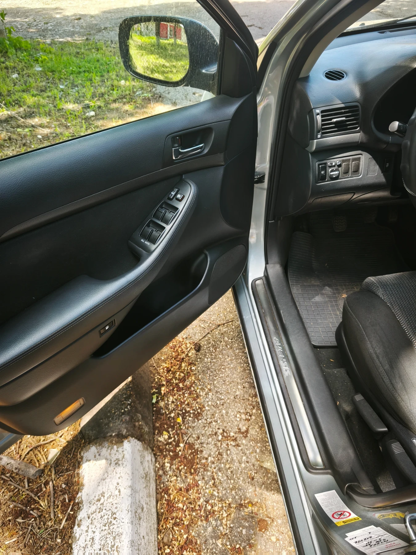 Toyota Avensis 2.0 d4d 126hp. 6 степенна скоростна кутия  - изображение 8