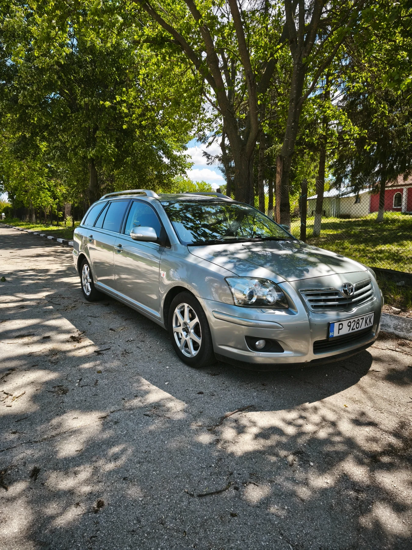 Toyota Avensis 2.0 d4d 126hp. 6 степенна скоростна кутия  | Mobile.bg — изображение 1