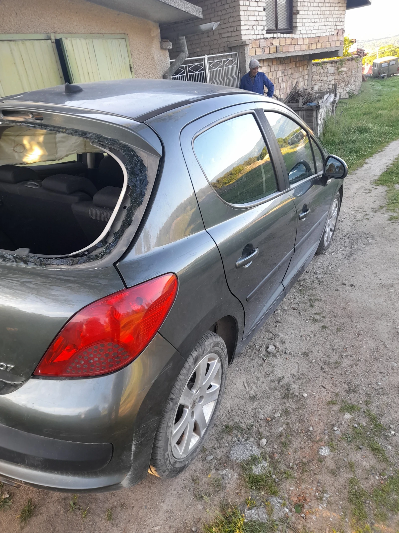 Peugeot 207 1.6 HDI 90 k.C - изображение 7