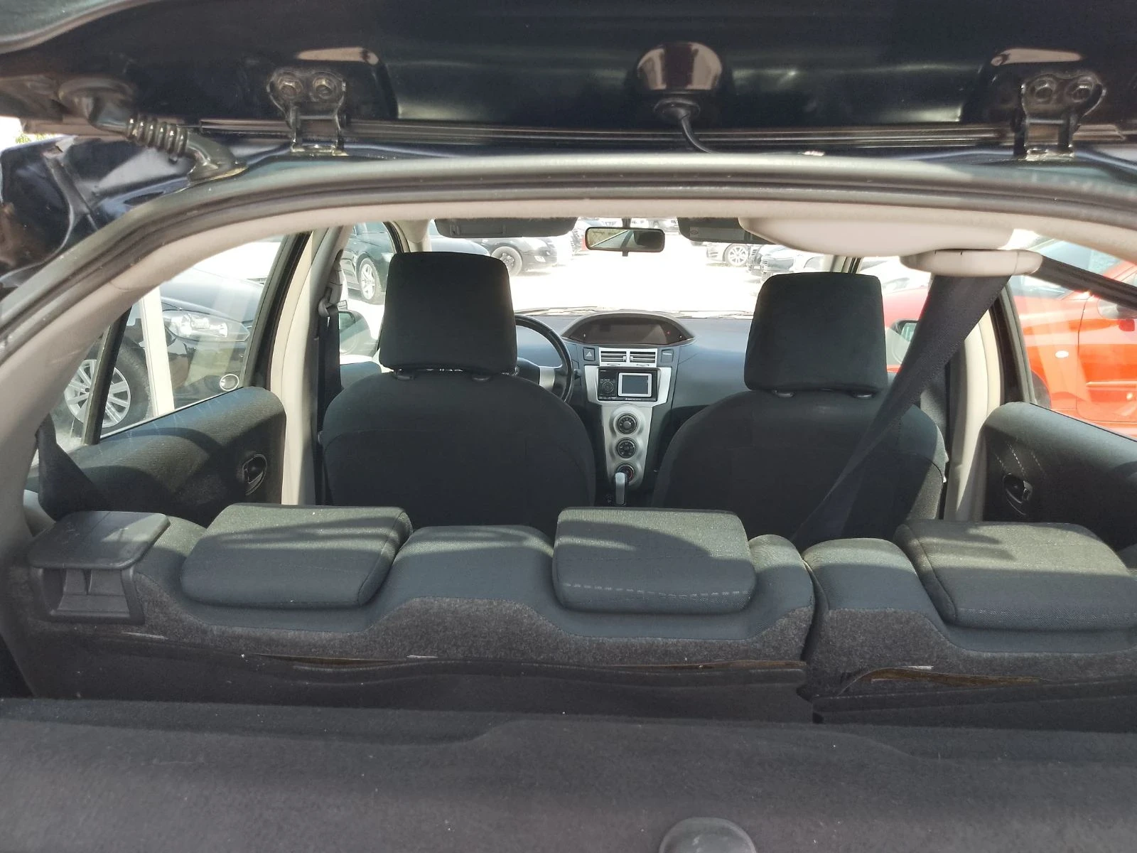 Toyota Yaris 1.0бен. 60коня - изображение 8