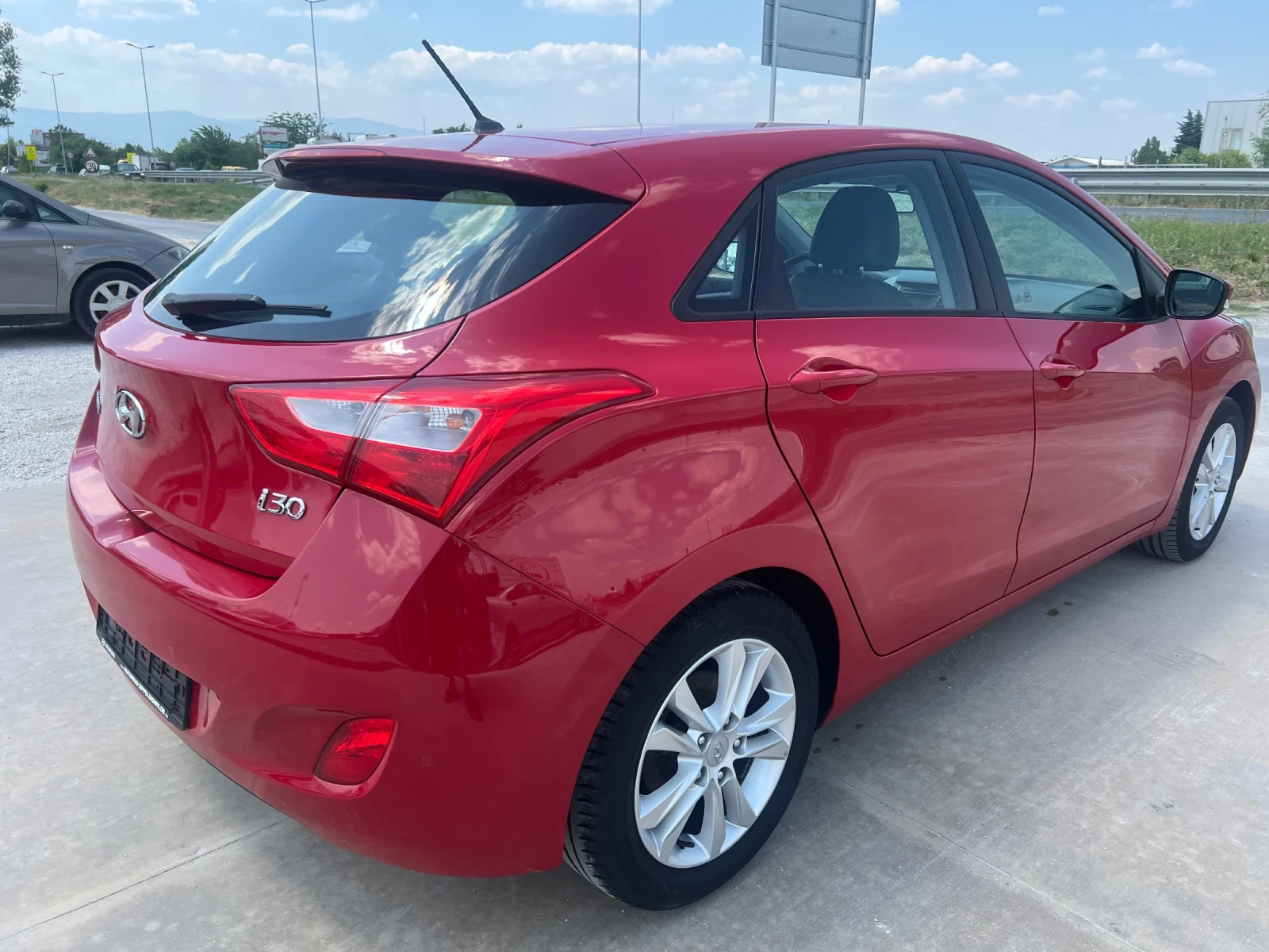 Hyundai I30 1.4i-Klima - изображение 5