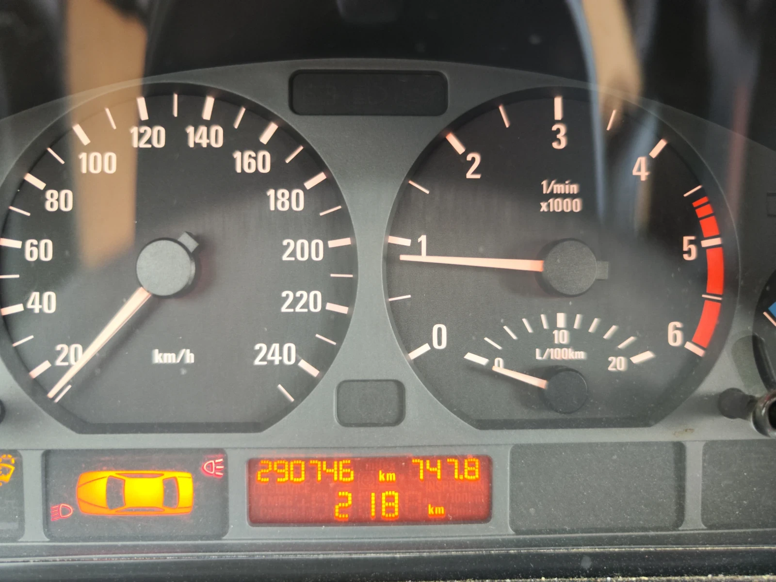 BMW 320  - изображение 6