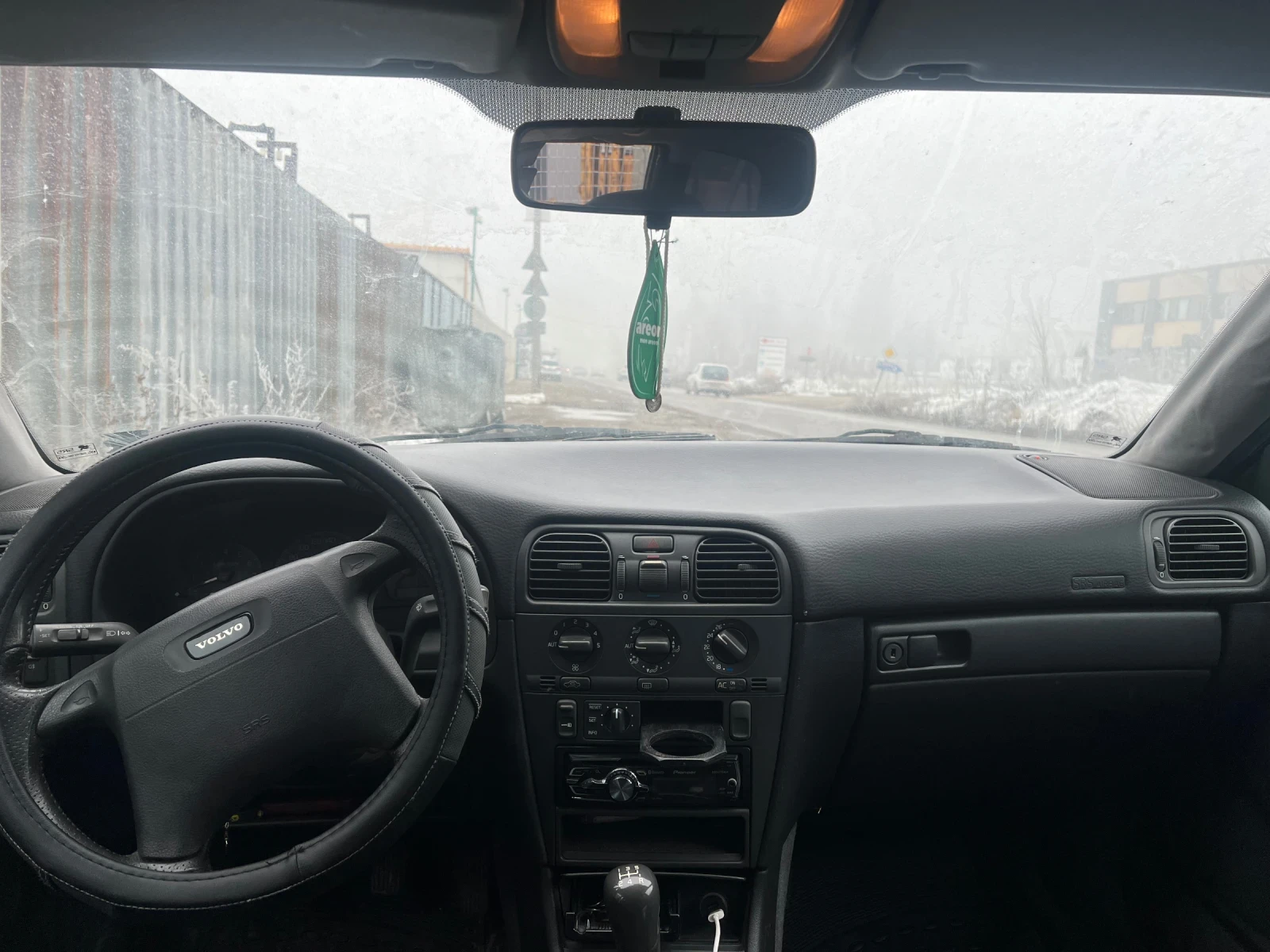 Volvo V40 1.9 T4 - изображение 6