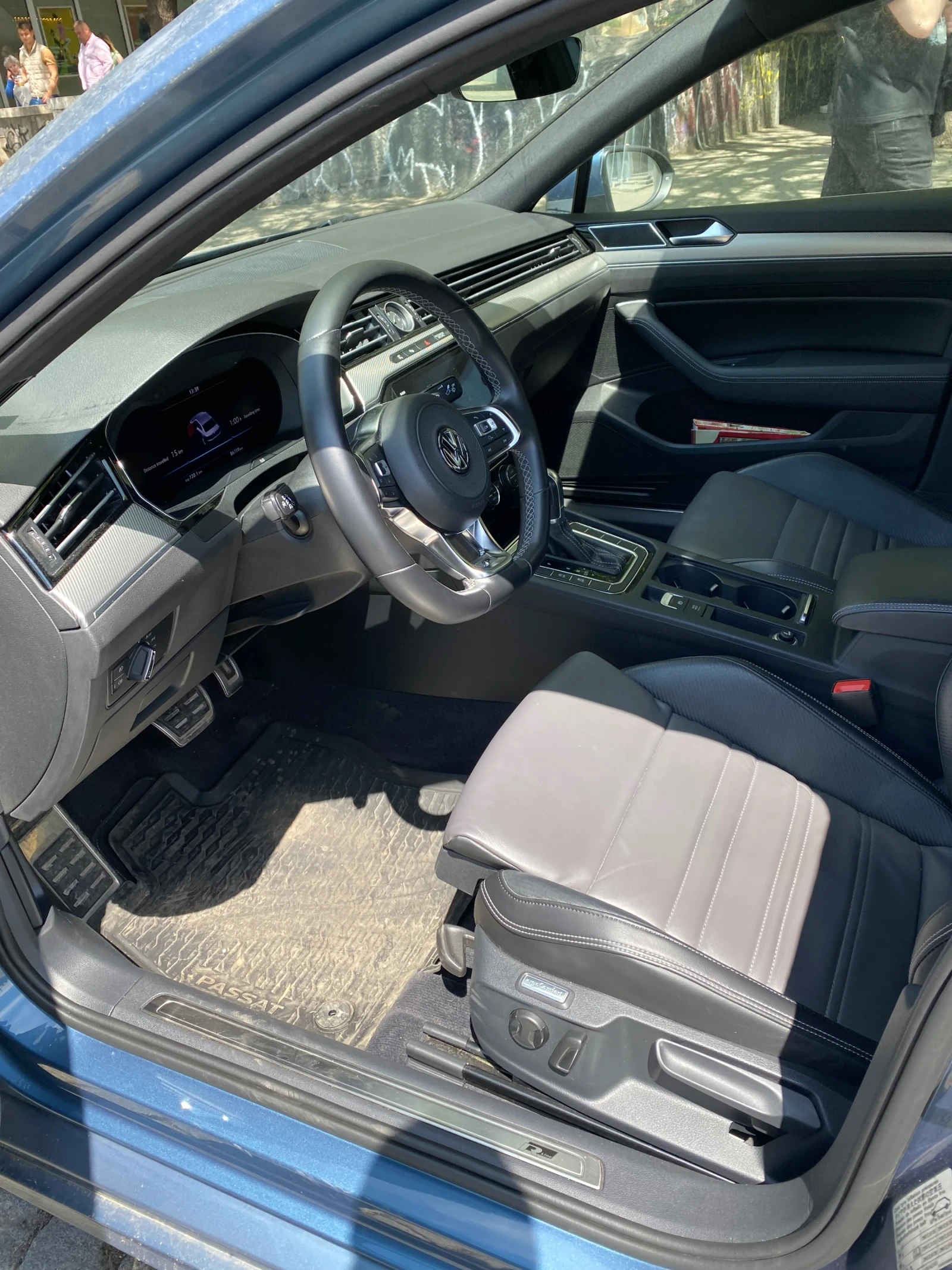 VW Passat R-Line 1.8. TSI + втори комплект лети джанти - изображение 9