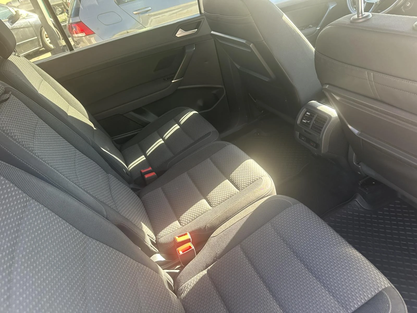 VW Touran 2.0 DISEL - изображение 7