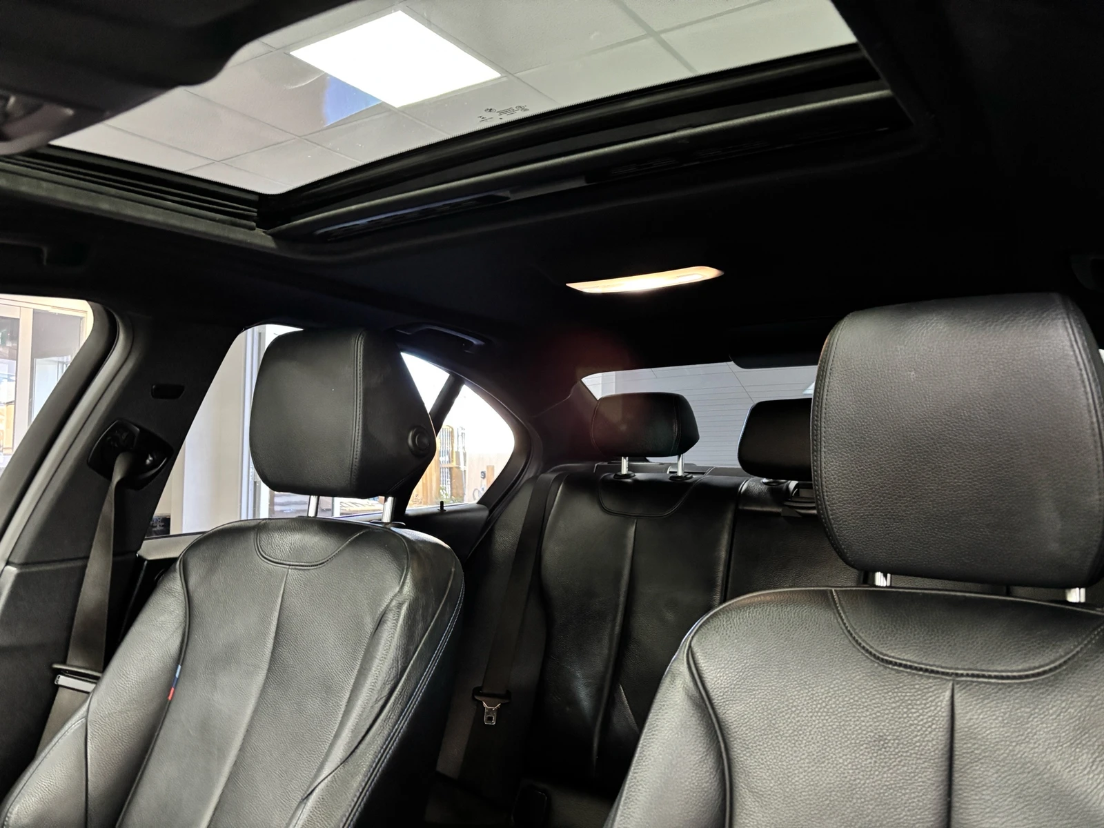 BMW 330 XDRIVE M PACK* HEAD UP* HARMAN* LANE ASSIST* 360 - изображение 8