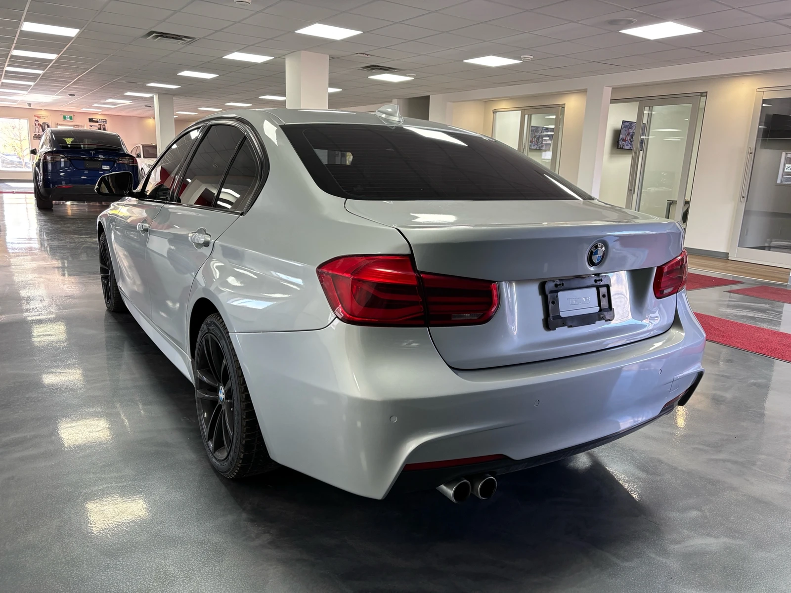 BMW 330 XDRIVE M PACK* HEAD UP* HARMAN* LANE ASSIST* 360 - изображение 6