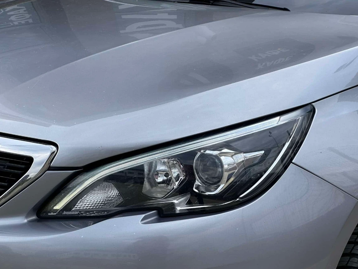 Peugeot 308 1.6 SW BlueHDI, снимка 11 - Автомобили и джипове - 53640262