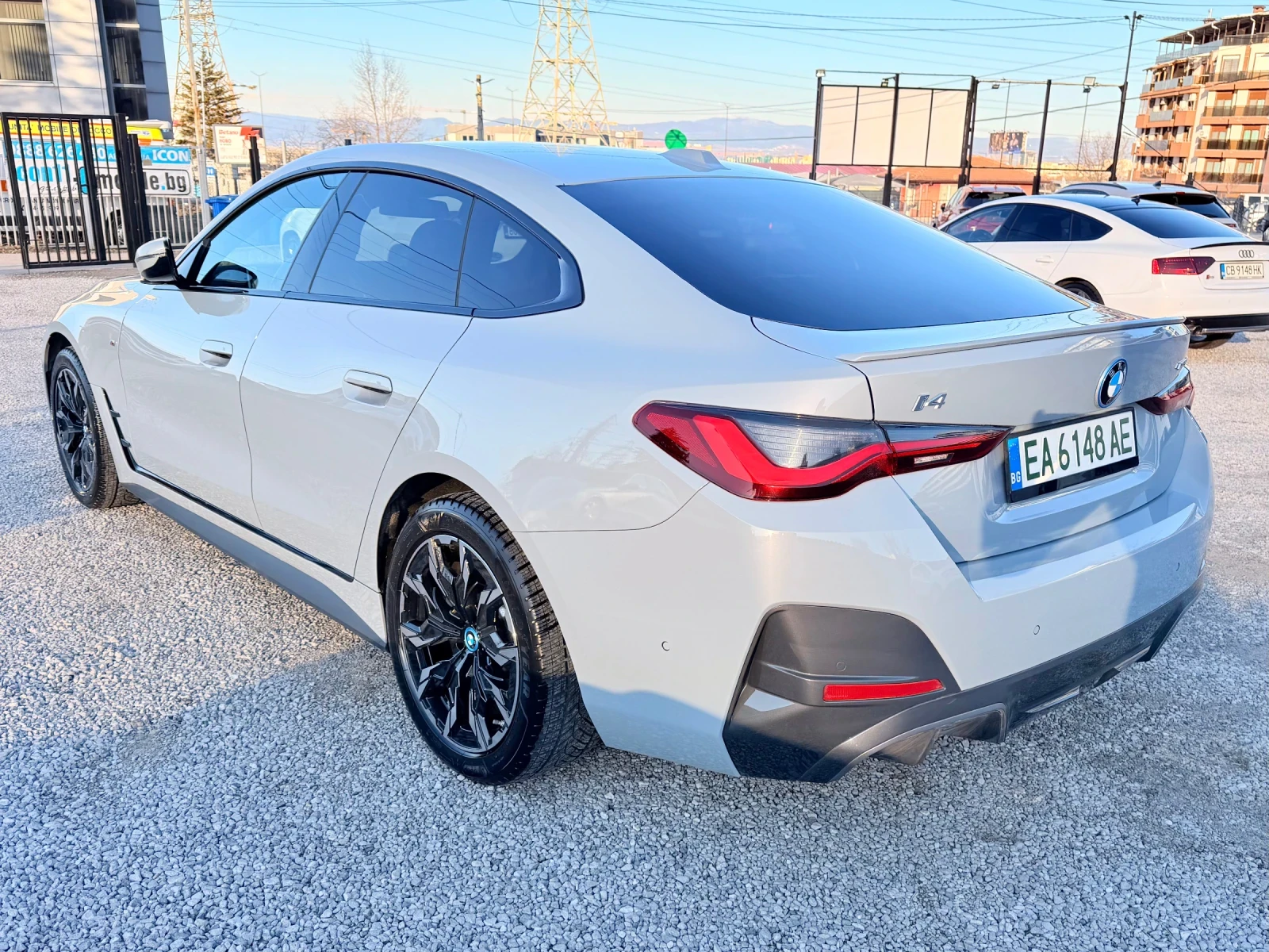 BMW i4 eDrive40 M-SPORT ГАРАНЦИЯ, снимка 3 - Автомобили и джипове - 53738263