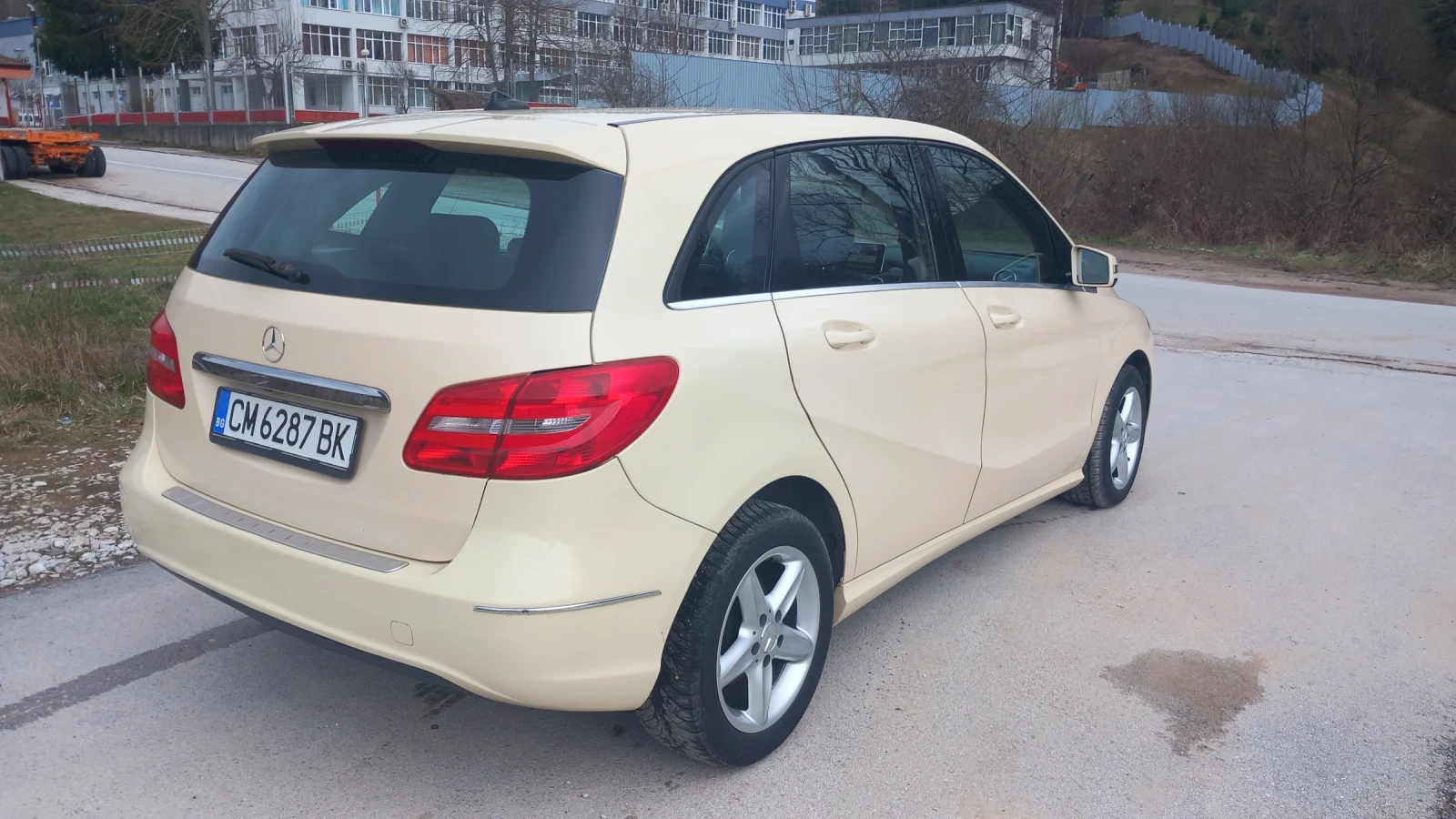 Mercedes-Benz B 180 2.0 CDI, снимка 3 - Автомобили и джипове - 54022234