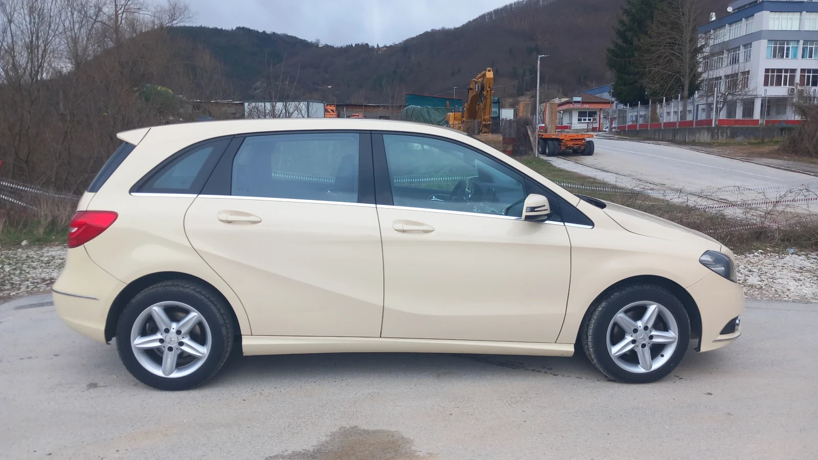 Mercedes-Benz B 180 2.0 CDI, снимка 6 - Автомобили и джипове - 54022234
